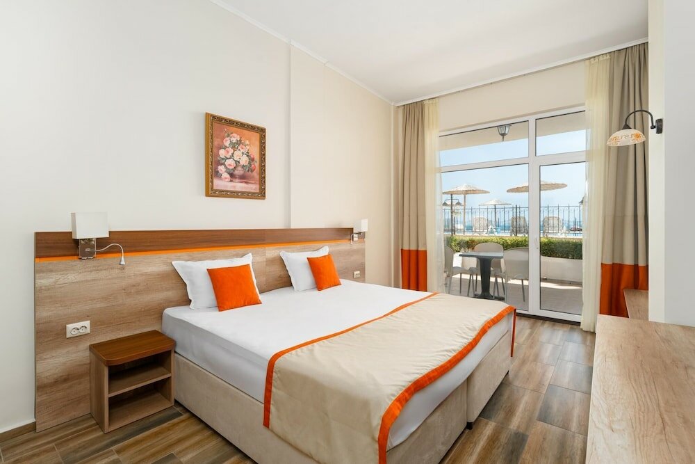 Фото Festa Pomorie Resort