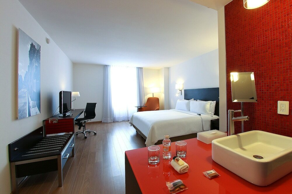 Фото Fiesta Inn Naucalpan