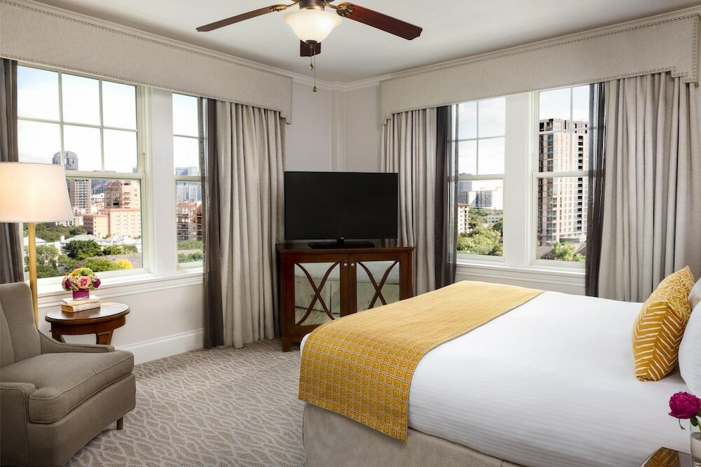 Фото Warwick Melrose Dallas