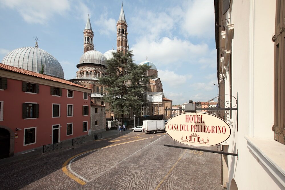 Фото Hotel Casa del Pellegrino