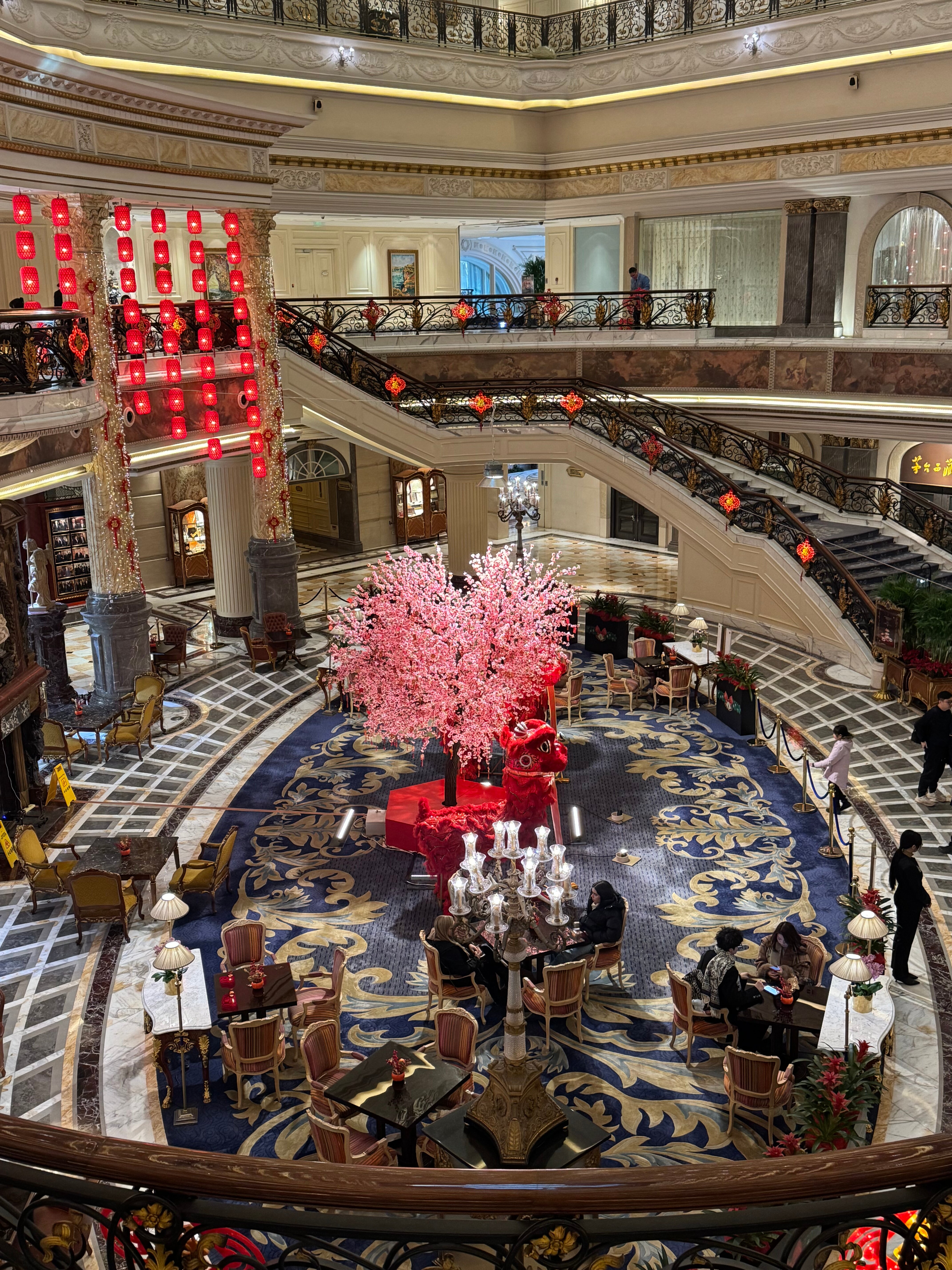 Фото Legendale Hotel Beijing