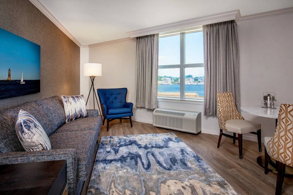 Фото Sheraton Portsmouth Harborside Hotel