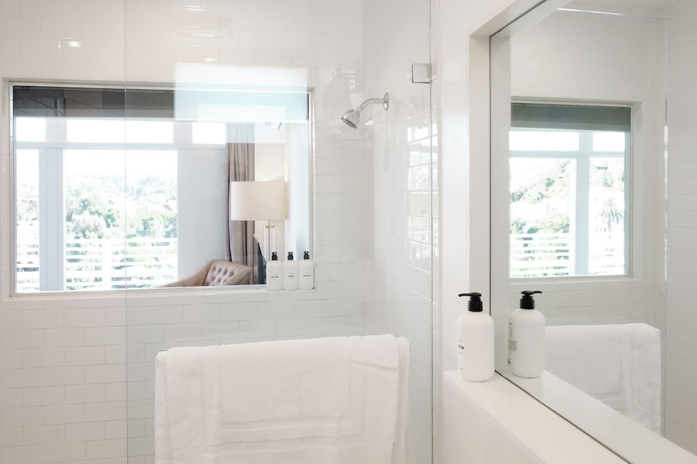 Фото Hollywood Hills Hotel