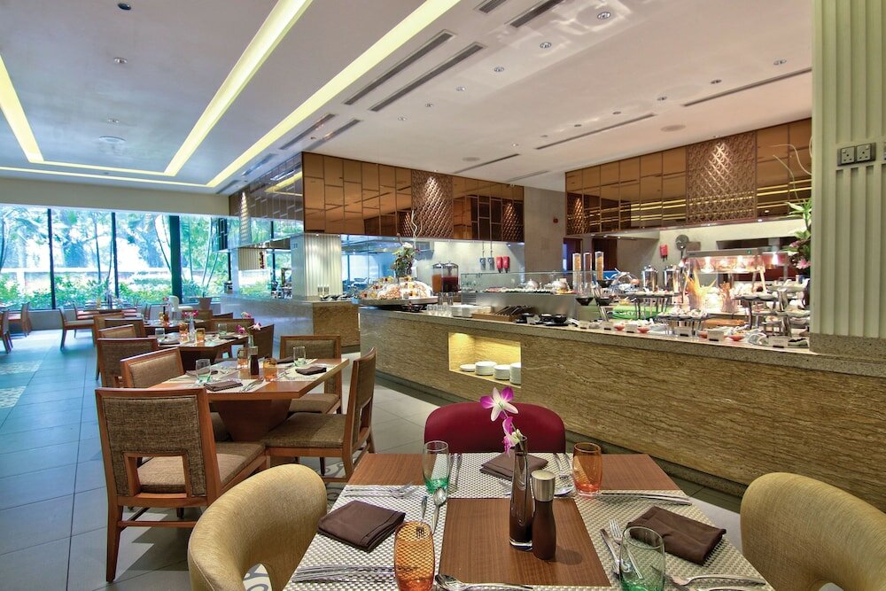 Фото Отель Hilton Colombo Residence