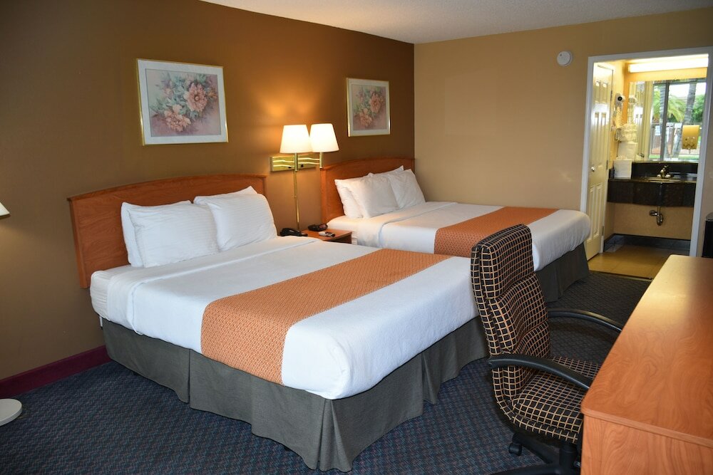 Фото Ontario Airport Inn