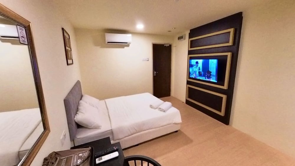 Фото Bishop Hotel