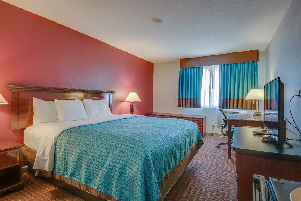 Фото Vagabond Inn Executive Hayward