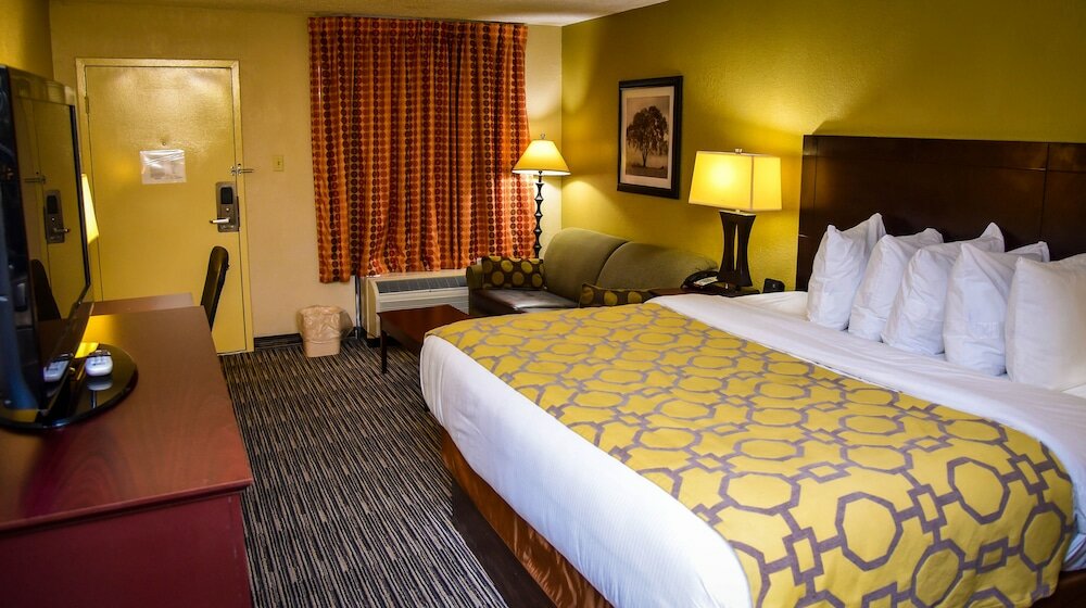 Фото Baymont by Wyndham Columbus Ga
