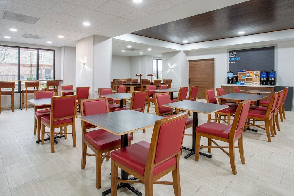 Фото Holiday Inn Express And Suites Fort Wayne