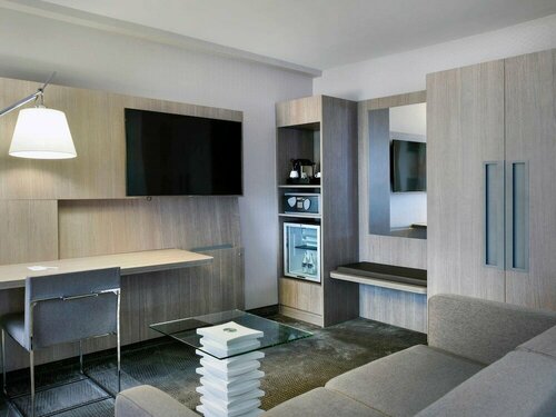 Внешний вид отеля DoubleTree by Hilton Ottawa Downtown в Оттаве, фото 5