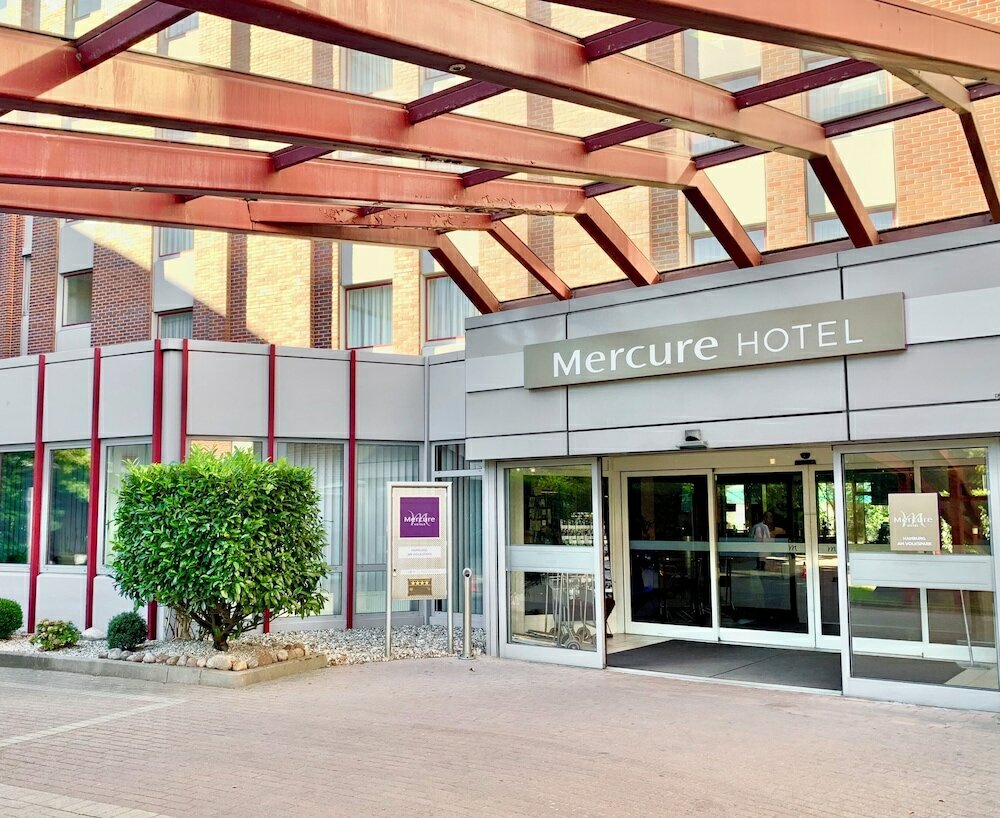 Фото Mercure Hotel Hamburg am Volkspark