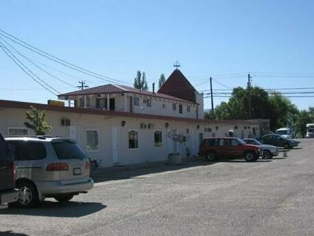 Гостиница Falcon Resort в Провинции Британская Колумбия