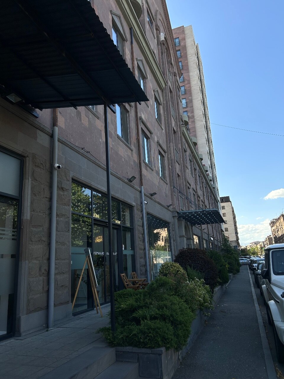 Фото 4Guest Hotel