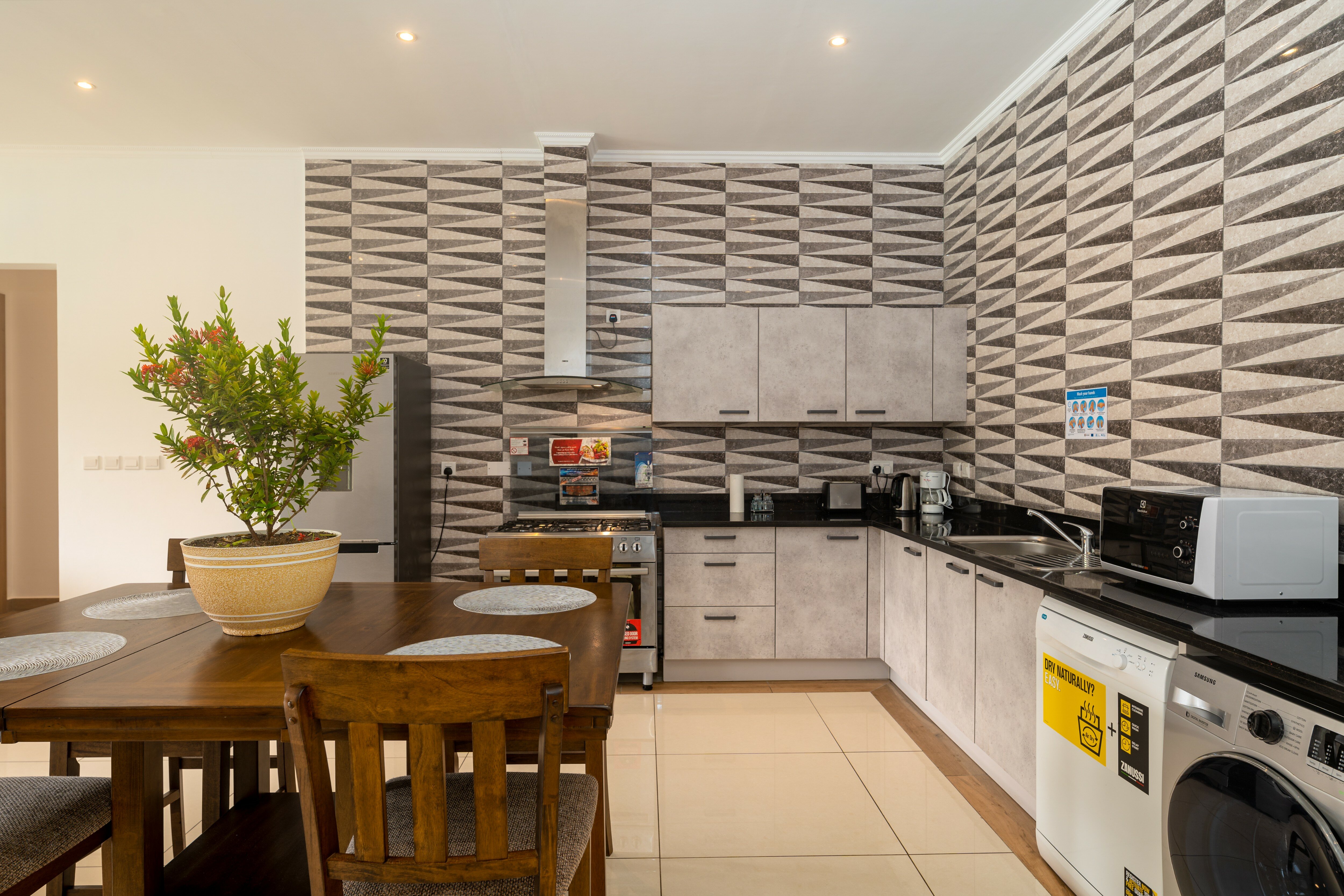 Фото Royale Suites by Arc Royale Luxury Apartments