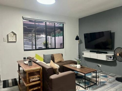 Гостиница Cozy Holiday Home in San Pablo City for Groups of 8-10 в Сан-Пабло