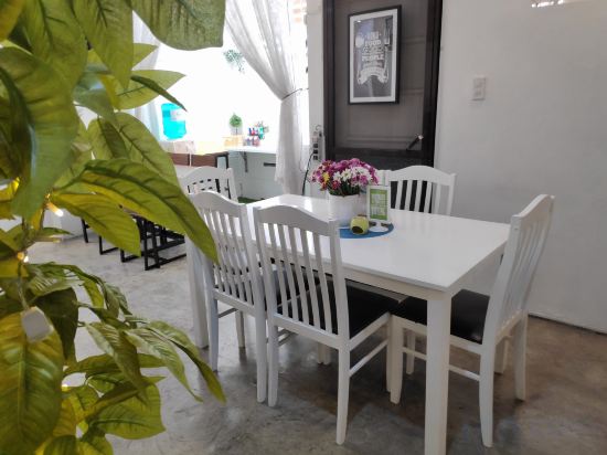 Фото Crossroads Hostel Manila