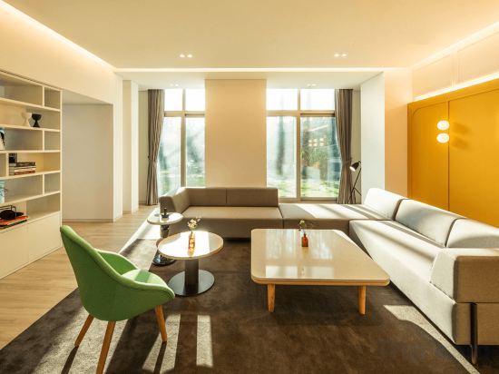 Фото The Week& Resort