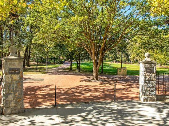 Фото Crowne Plaza Canberra