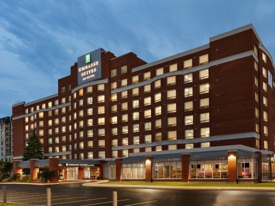 Фото Embassy Suites by Hilton Montreal Airport