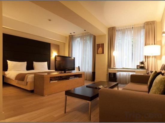 Фото B-aparthotel Grand Place