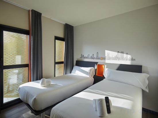 Фото EasyHotel Barcelona Fira