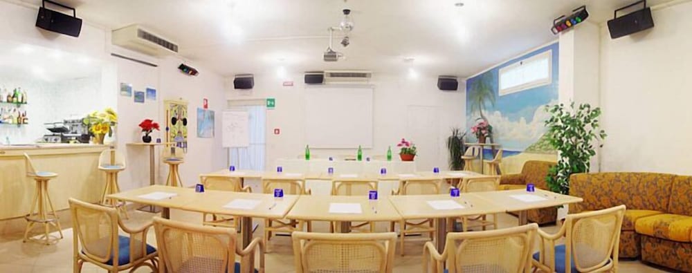 Фото Hotel Pigalle