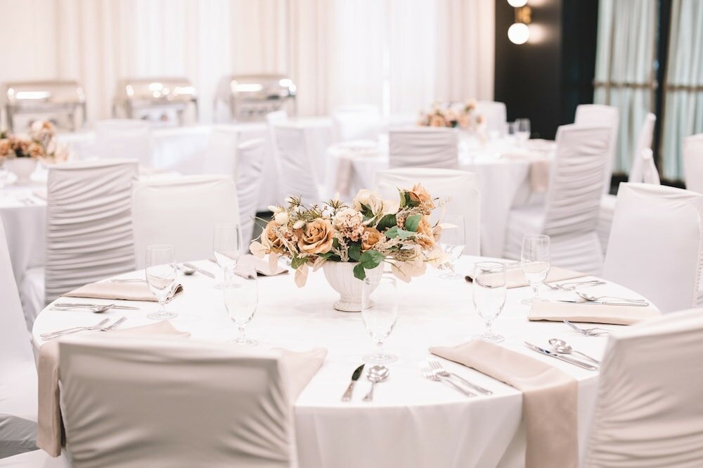 Фото Courtyard by Marriott Calgary South