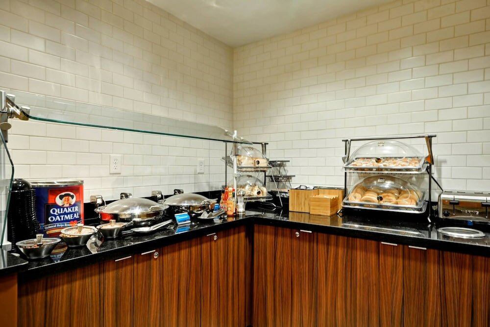 Фото Fairfield Inn & Suites Dallas Medical/Market Center