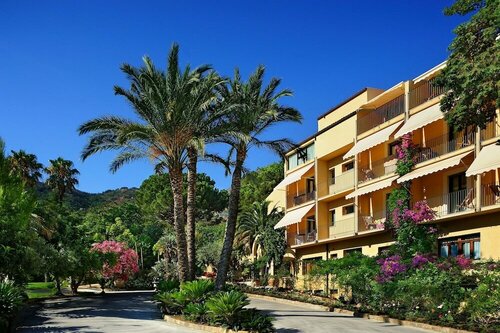 Внешний вид отеля Hotel Alberi del Paradiso в Чефалù, фото 1