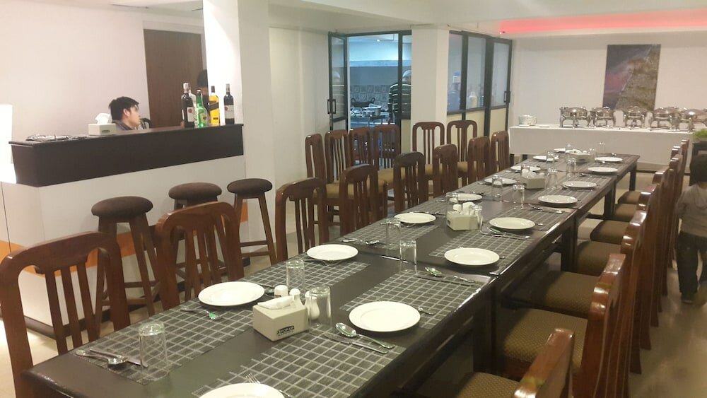 Фото Hotel Serenity