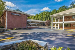 Гостиница Days Inn by Wyndham Elmsford White Plains