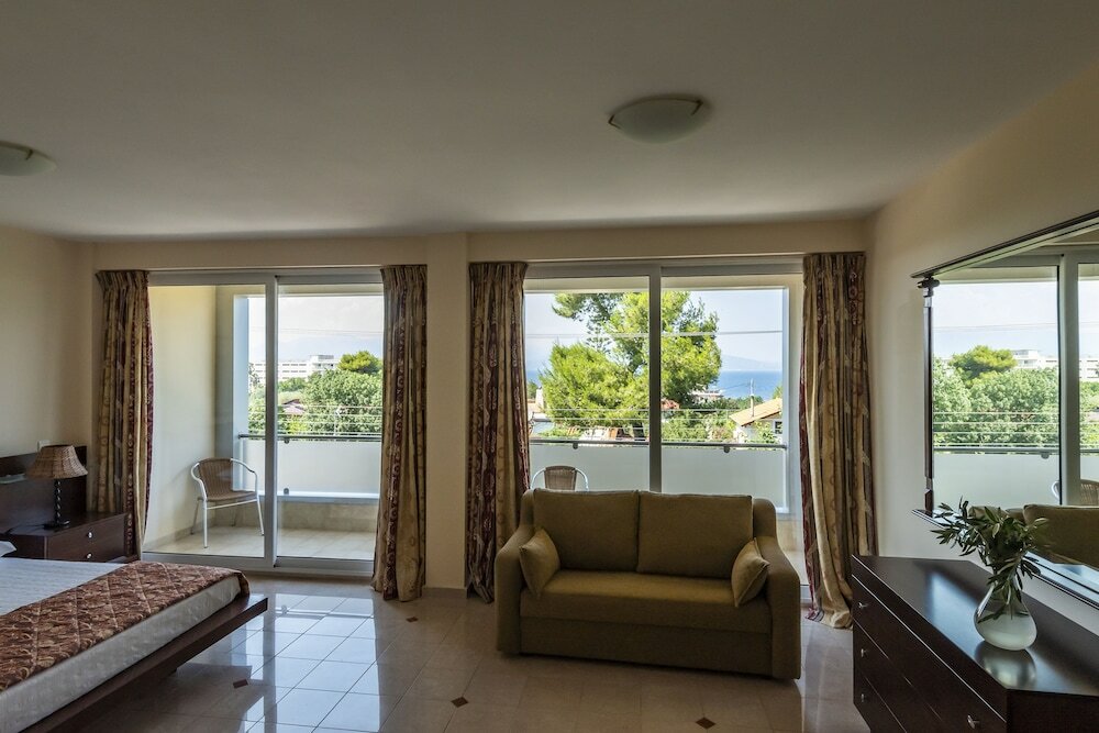 Фото Dolphin Resort Hotel & Conference