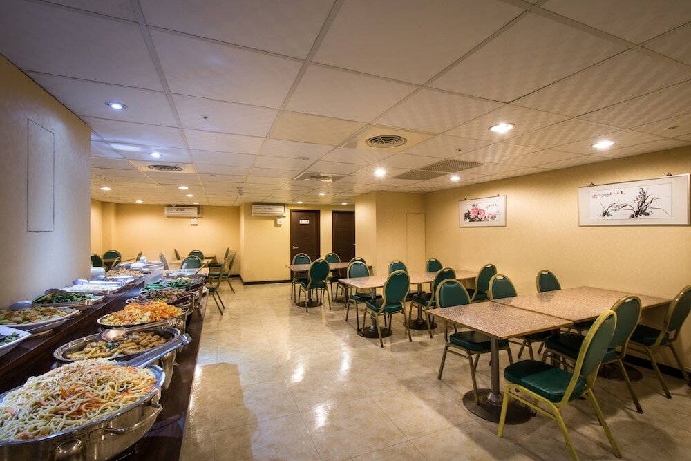 Фото New World Hotel