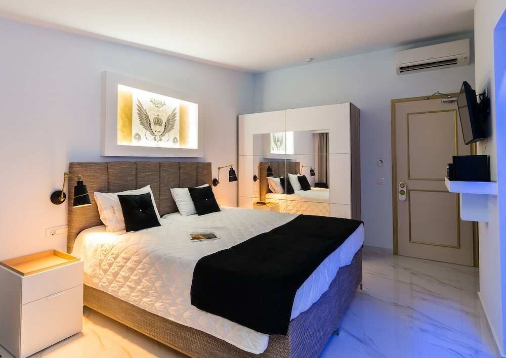 Фото Ionis Art Hotel