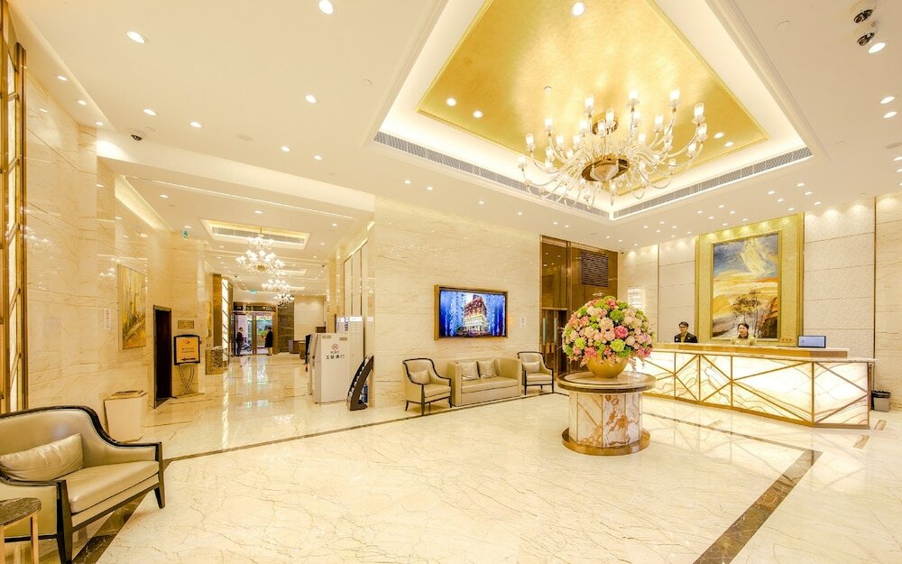 Фото Royal Dragon Hotel