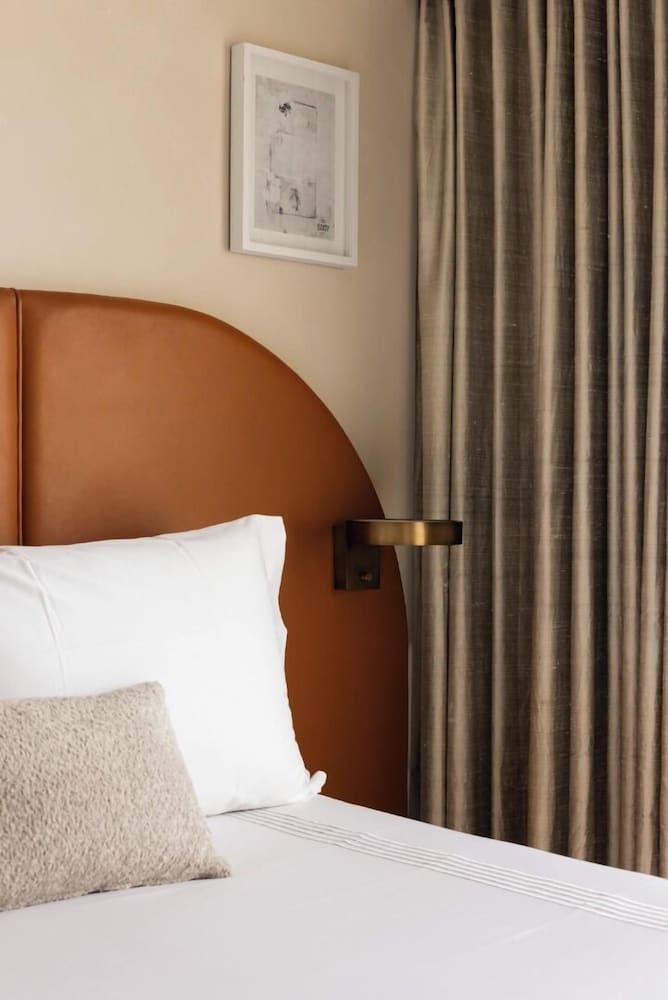 Фото Sixty Beverly Hills