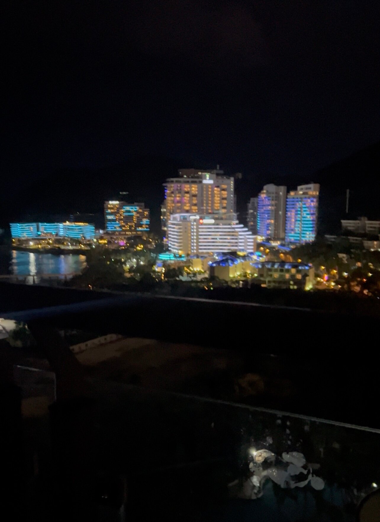 Фото Sanya Shanghai Huating Boutique Resort Hotel