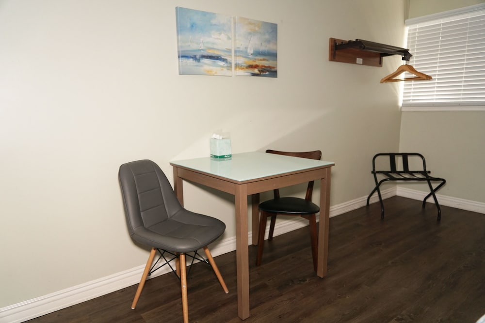 Фото The Atwood Hotel