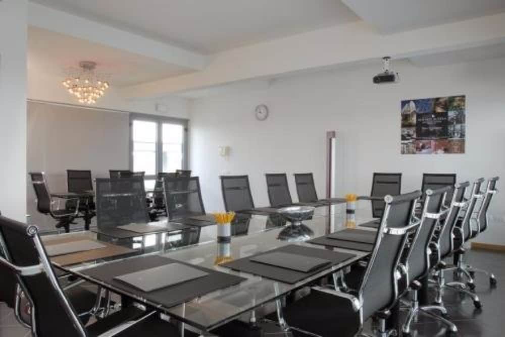 Фото Hotel Executive