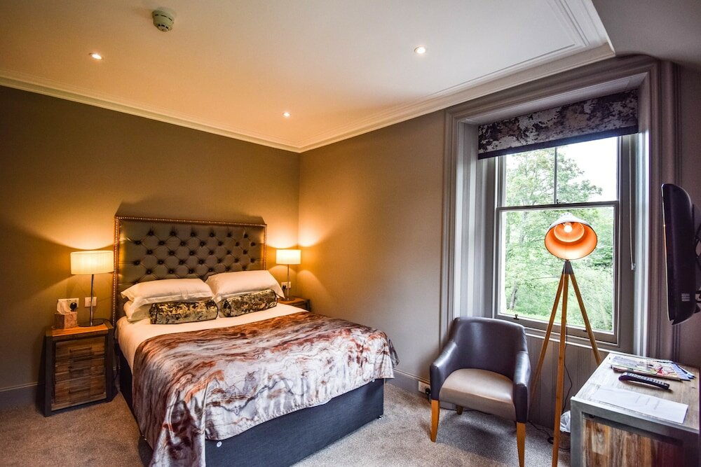 Фото Craigmhor Lodge & Courtyard