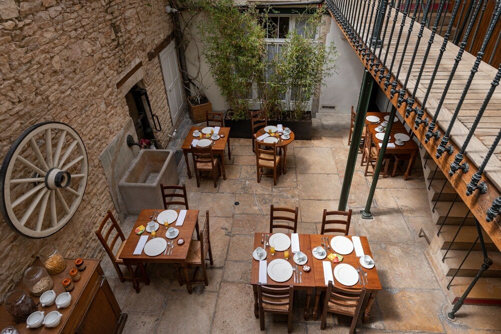 Фото Les Remparts Hôtels et Demeures Historiques