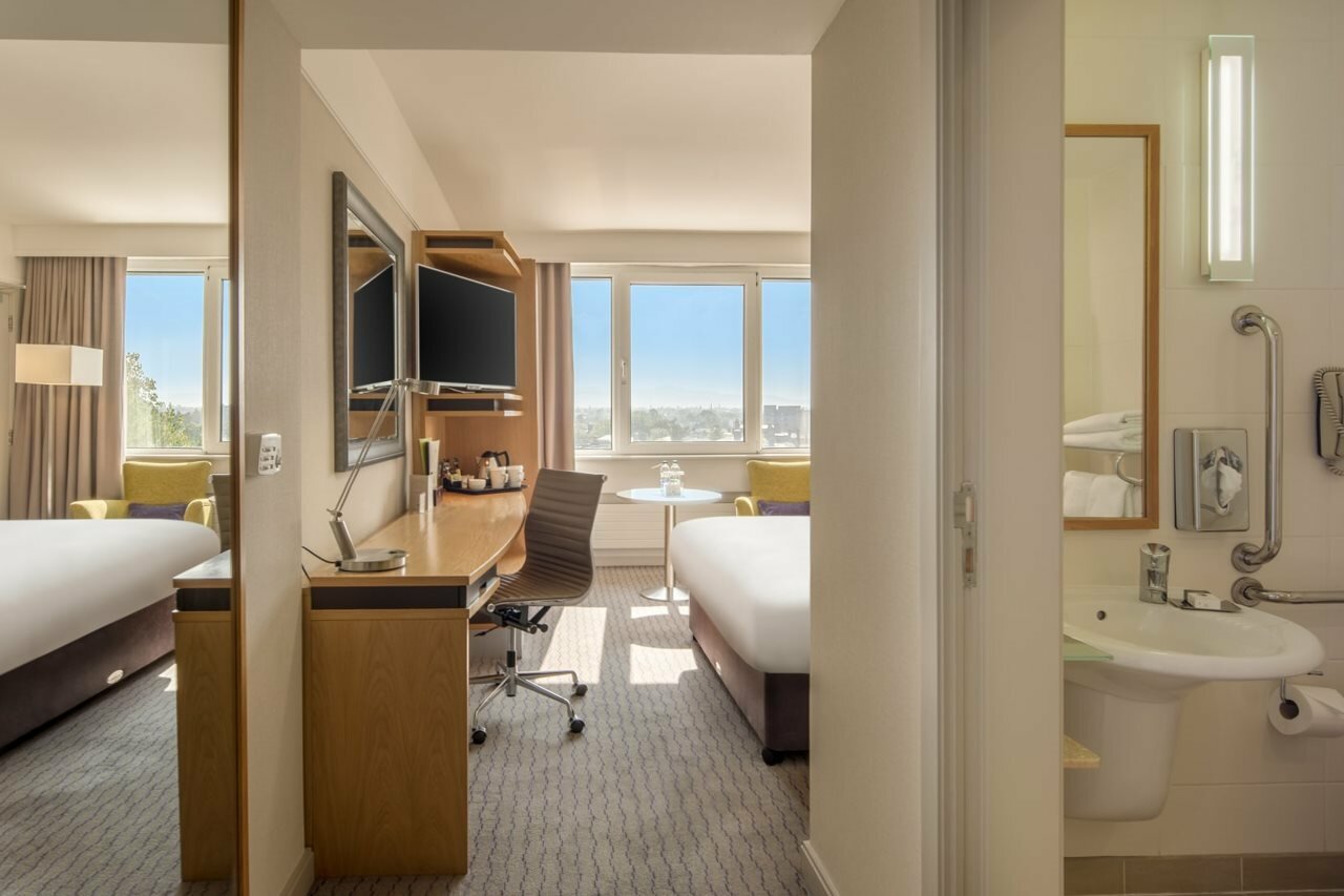 Фото Clayton Hotel Burlington Road