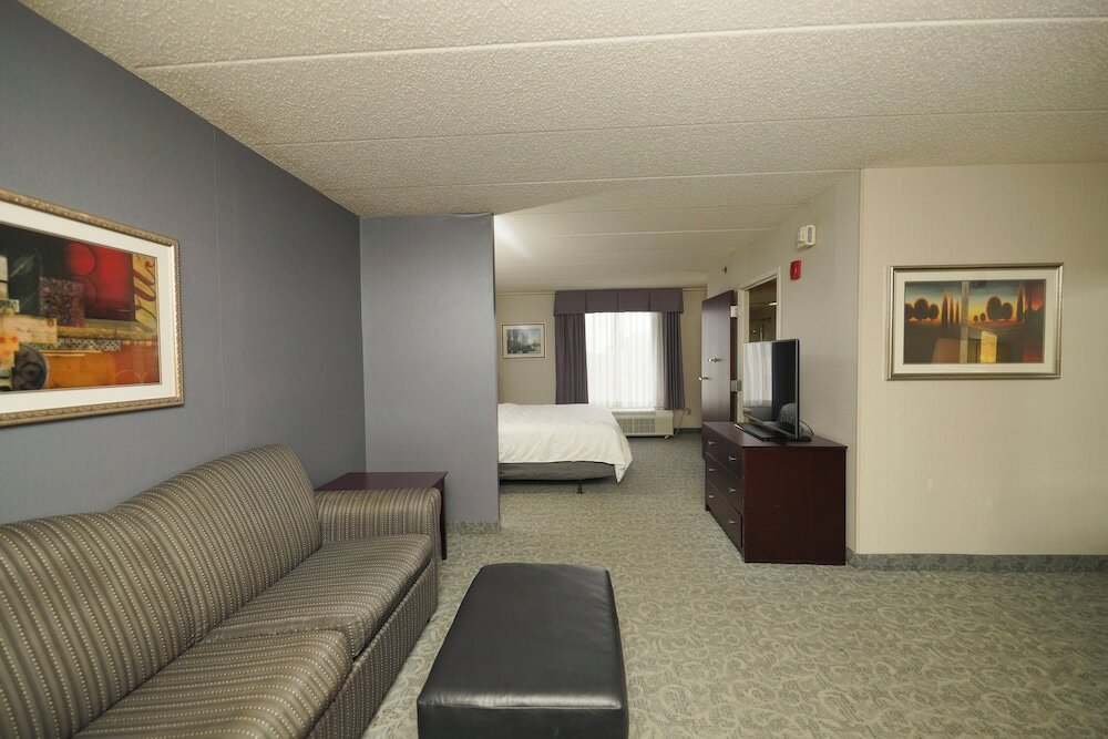 Фото Holiday Inn & Suites Chicago-Carol Stream