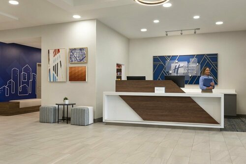 Гостиница Holiday Inn Express & Suites Fort Pierce West в Форт Пирсе