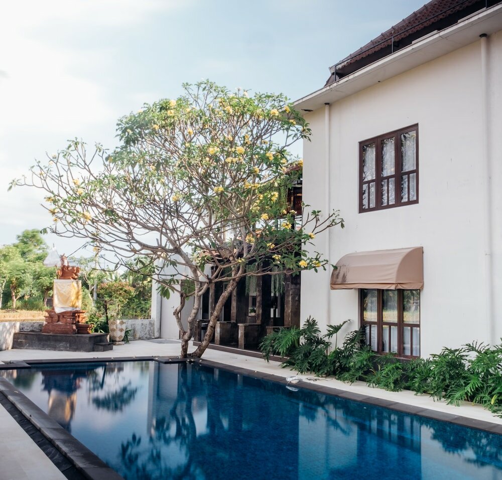 Фото Umpadhi Canggu Hotel