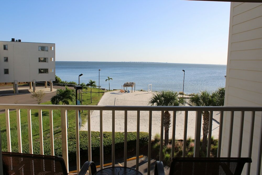 Фото Sailport Waterfront Suites