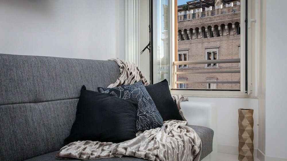 Фото Rental In Rome Piazza Venezia View Luxury Apartment B