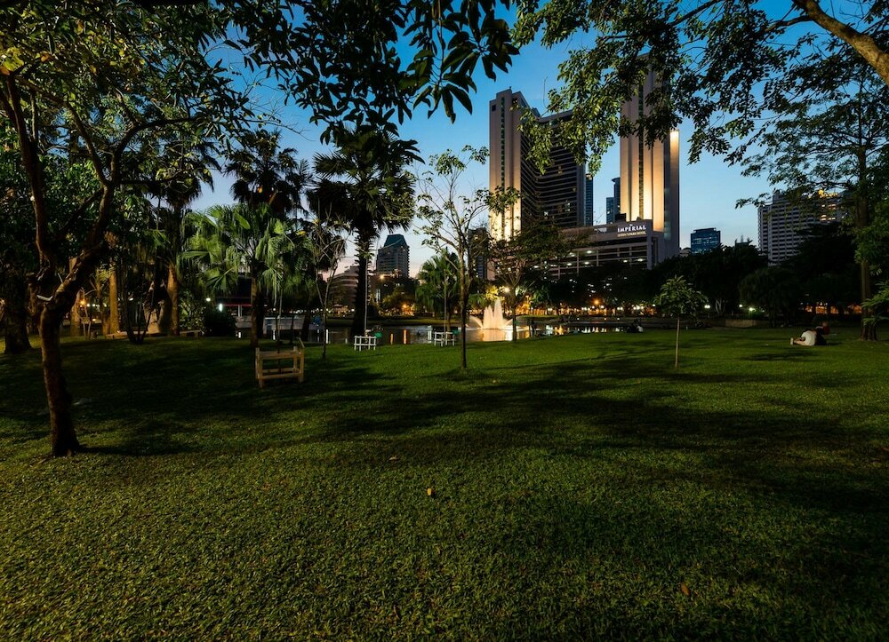 Фото Отель Maitria Sukhumvit 18