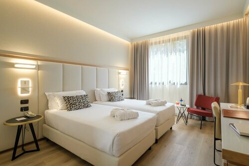 Внешний вид отеля Aemilia Hotel Bologna в Болонье, фото 2