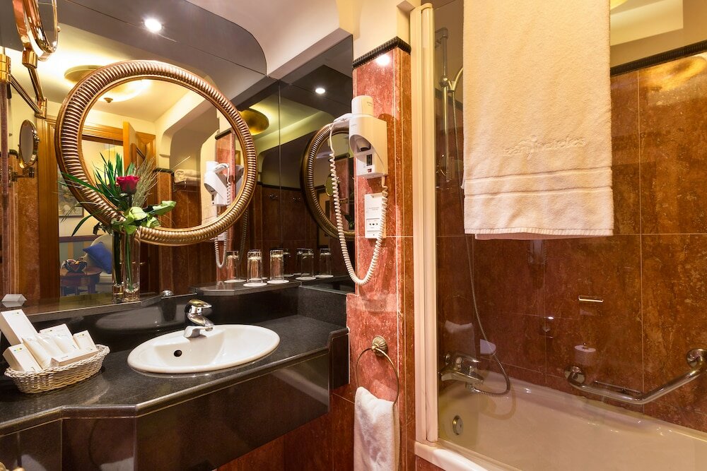 Фото Hotel Avenue Louise Brussels Trademark Collection by Wyndham